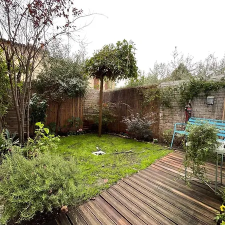 Secluded With Garden In Apartment