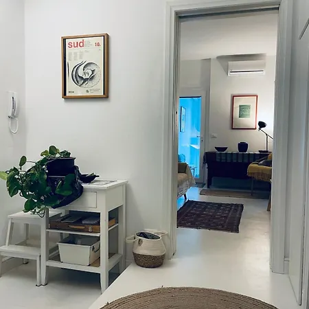 דירה Secluded With Garden In פררה