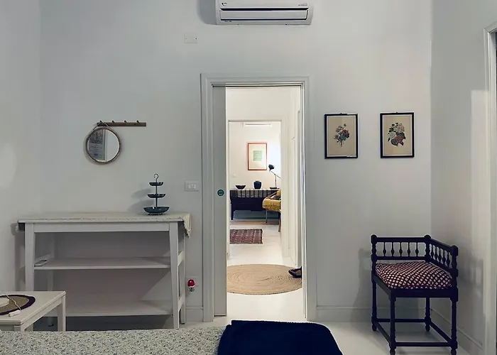 Secluded With Garden In Apartament *